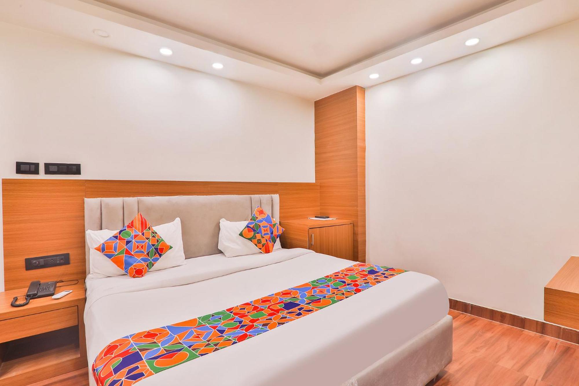 Fabhotel Shaurya Inn ラクナウ エクステリア 写真