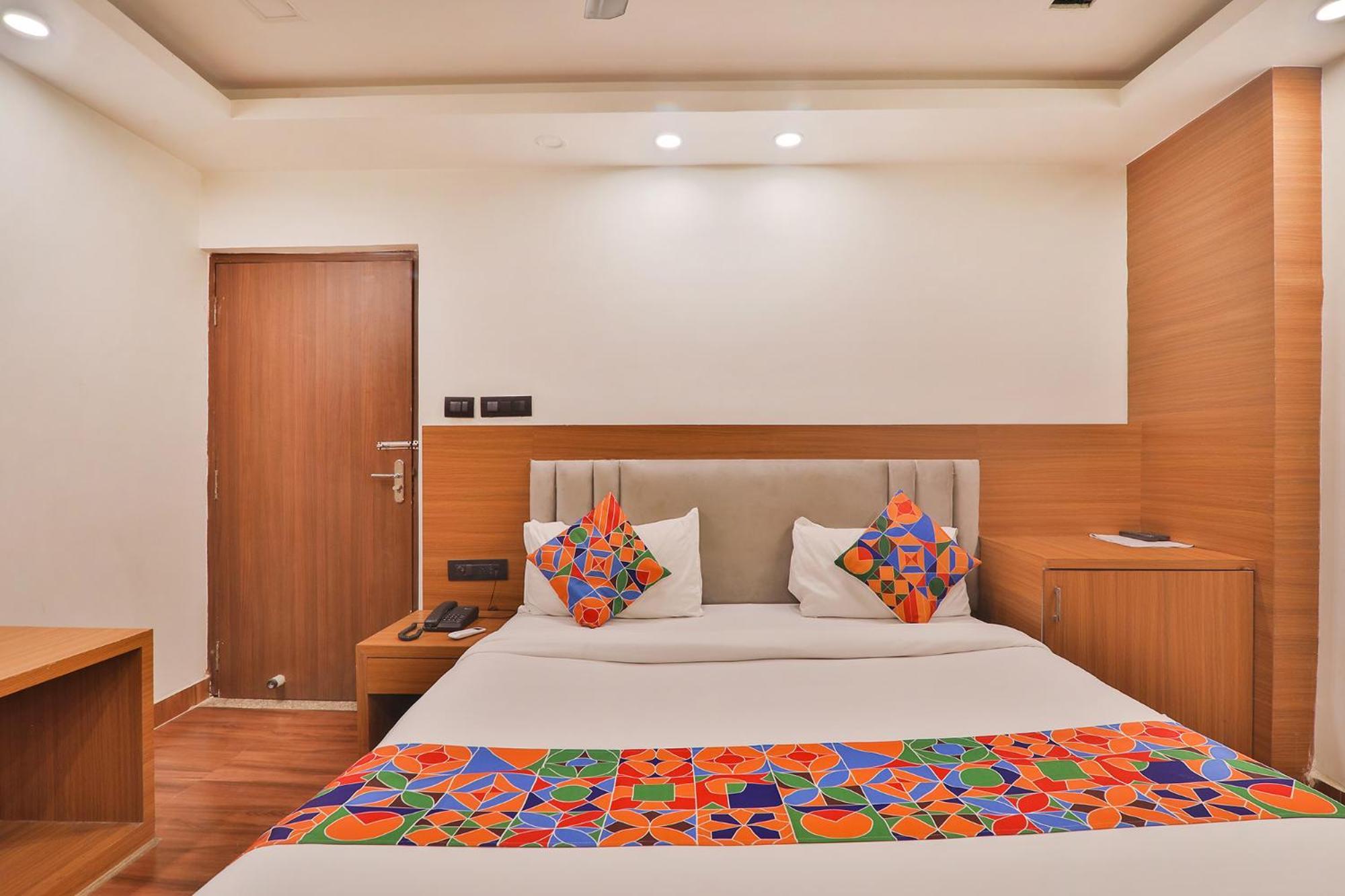 Fabhotel Shaurya Inn ラクナウ エクステリア 写真