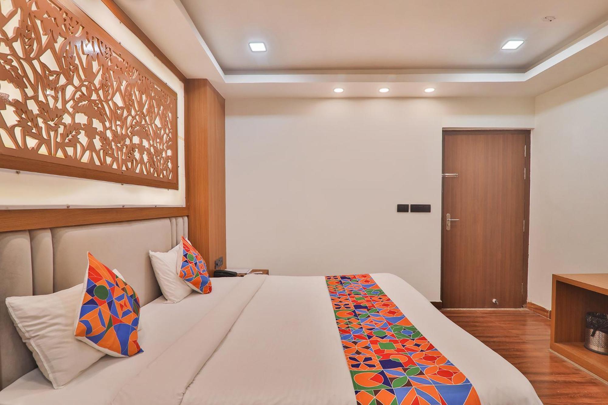 Fabhotel Shaurya Inn ラクナウ エクステリア 写真