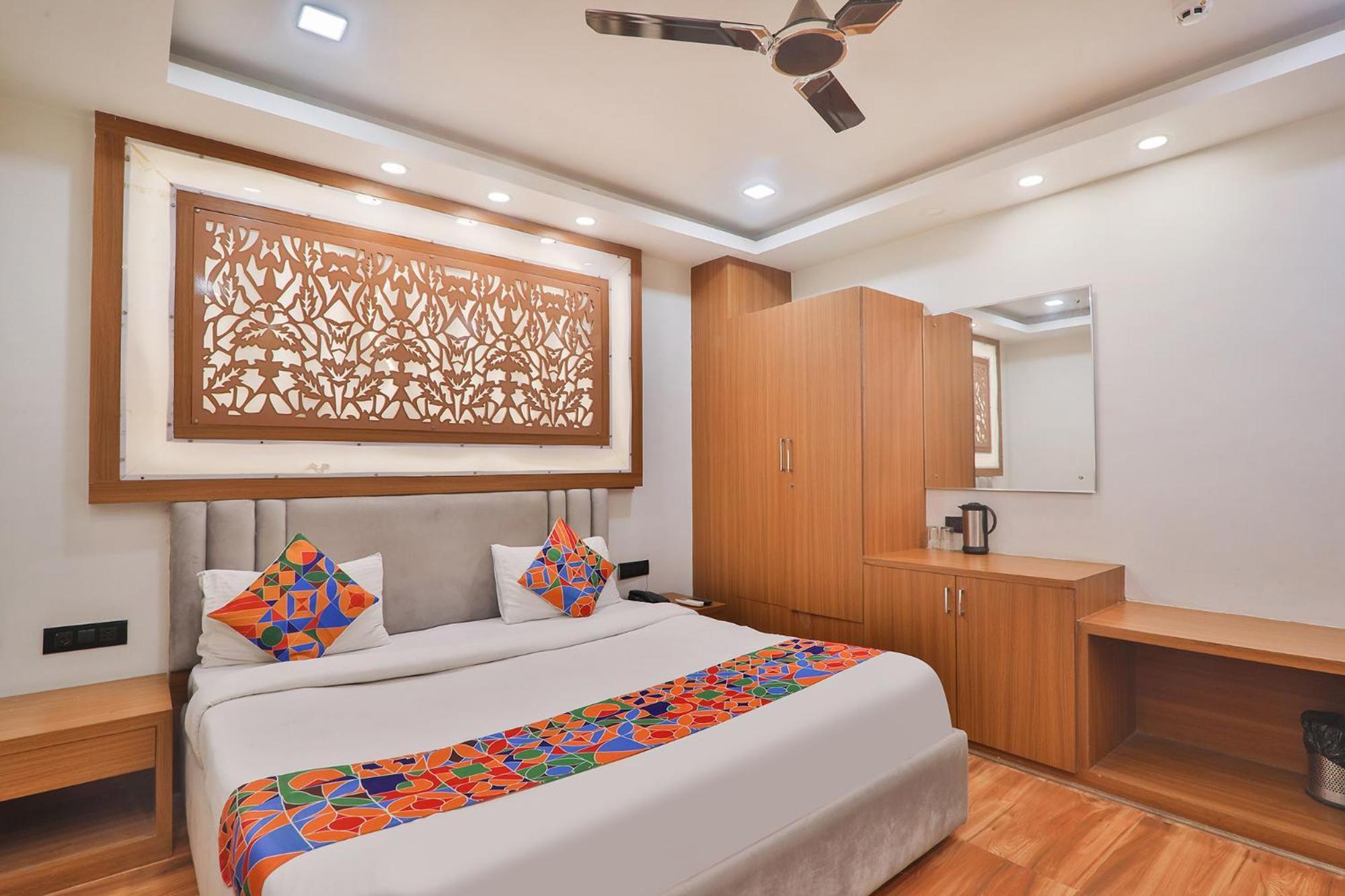 Fabhotel Shaurya Inn ラクナウ エクステリア 写真